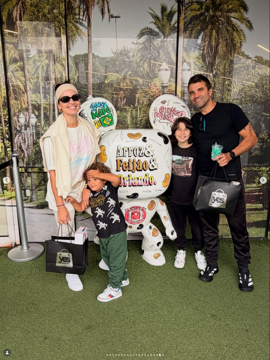 Família na Yes Mega Store em Orlando
